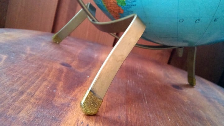 globe world feet glitter