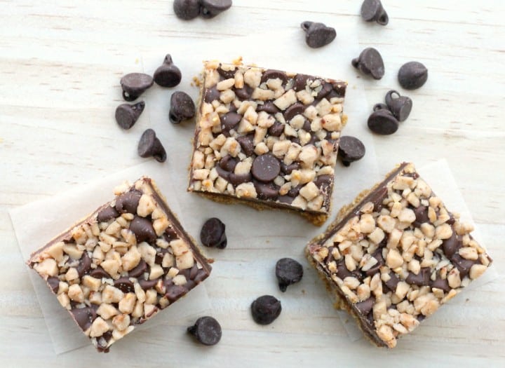 These Hershey's Toffee Fudge Bars are to die for!! They're no-bake and come together super quickly plus are easy enough for the kids to help you make. These are absolutely going to be a permanent addition to our holiday baking list! #NewTraditions #ad