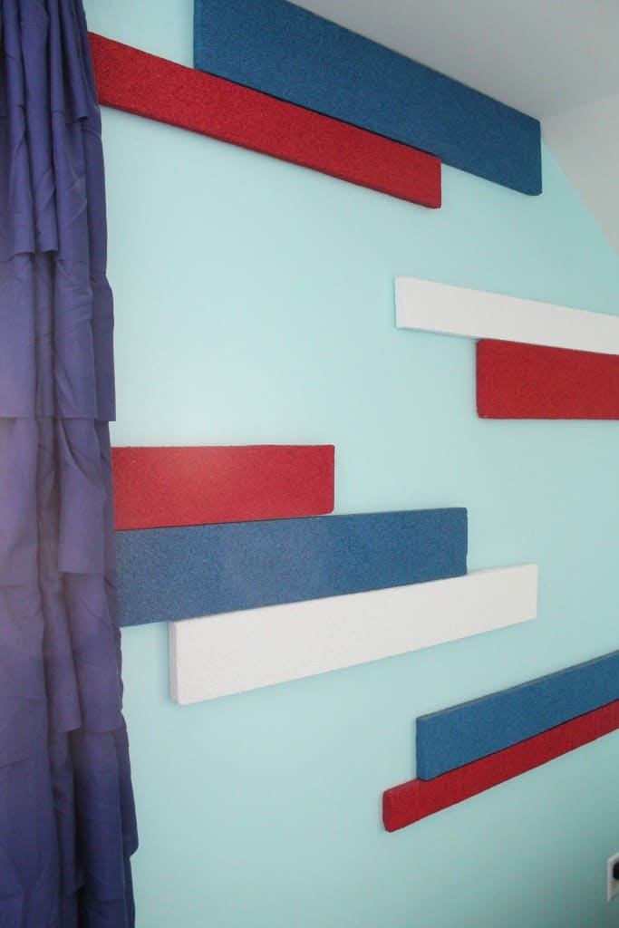DIY Striped walls using styrofoam for a 3D effect!