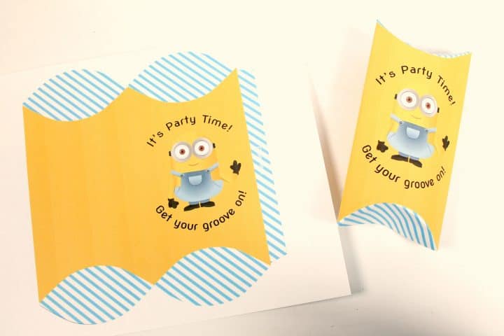 Print off these free printable Minions pillow boxes for gift cards and other small gifts! Perfect for stocking stuffers or favors at a party!